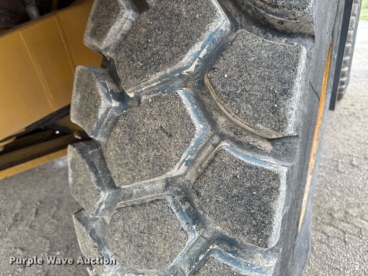 image for item DT0740 1997 Caterpillar 769D haul truck