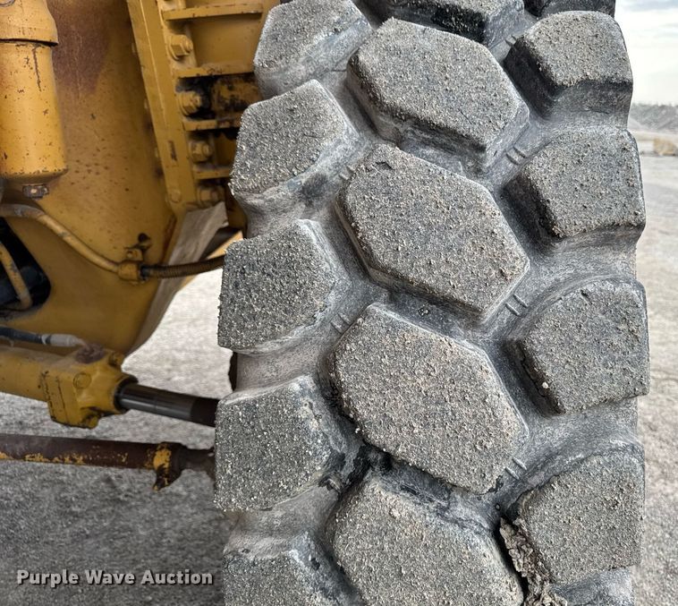 image for item DT0740 1997 Caterpillar 769D haul truck