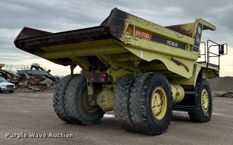 image for item DT0741 2003 Hitachi EH700 haul truck