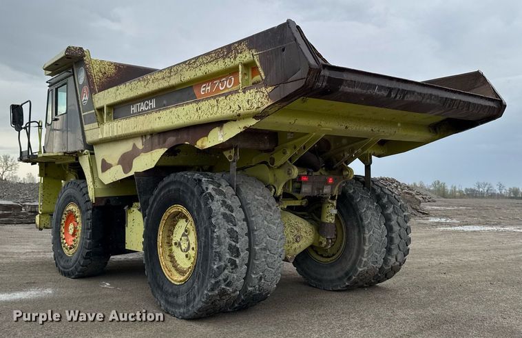 image for item DT0741 2003 Hitachi EH700 haul truck