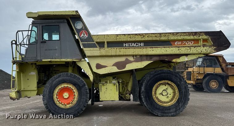 image for item DT0741 2003 Hitachi EH700 haul truck