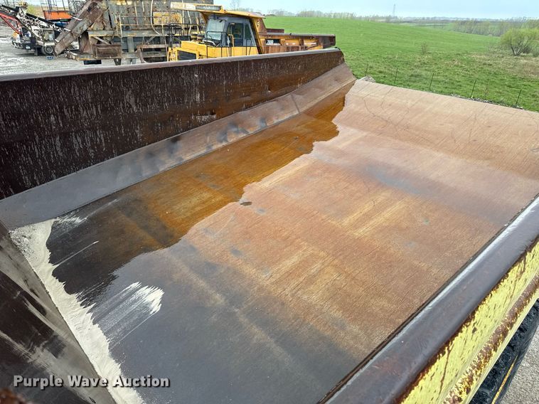 image for item DT0741 2003 Hitachi EH700 haul truck