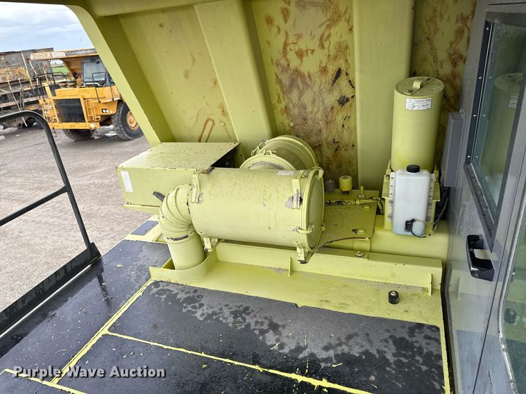 image for item DT0741 2003 Hitachi EH700 haul truck