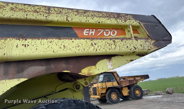 image for item DT0741 2003 Hitachi EH700 haul truck