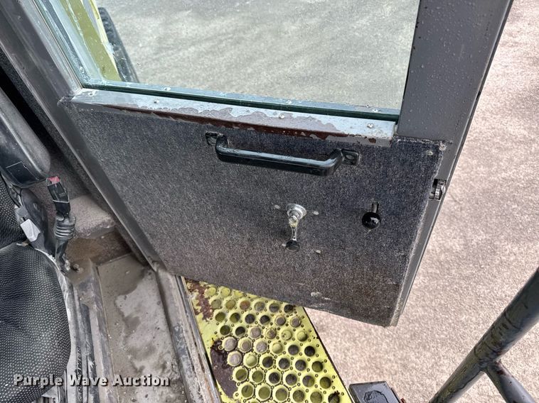 image for item DT0741 2003 Hitachi EH700 haul truck