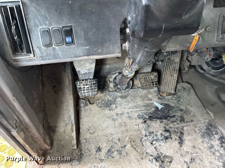 image for item DT0741 2003 Hitachi EH700 haul truck