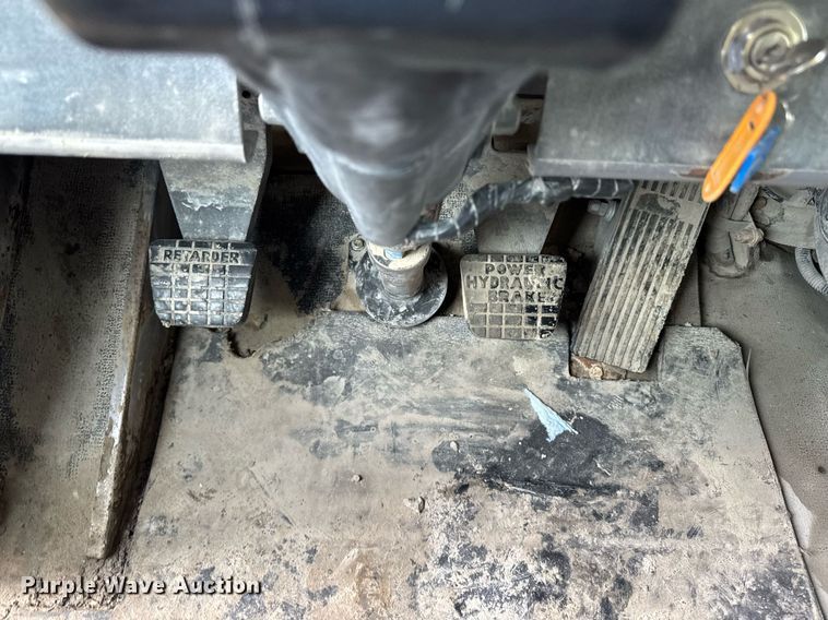 image for item DT0741 2003 Hitachi EH700 haul truck