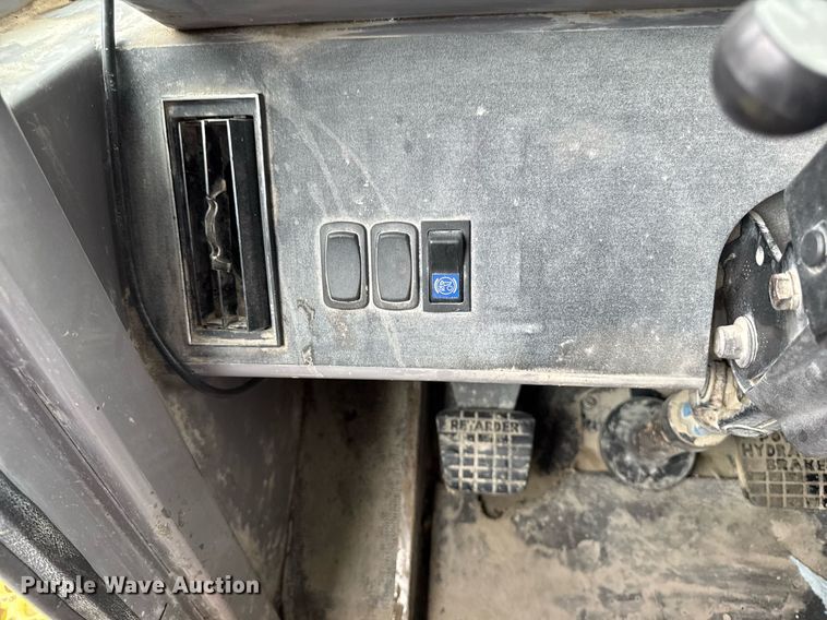 image for item DT0741 2003 Hitachi EH700 haul truck