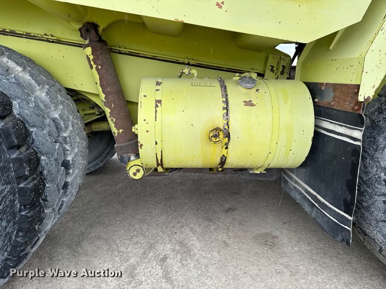 image for item DT0741 2003 Hitachi EH700 haul truck