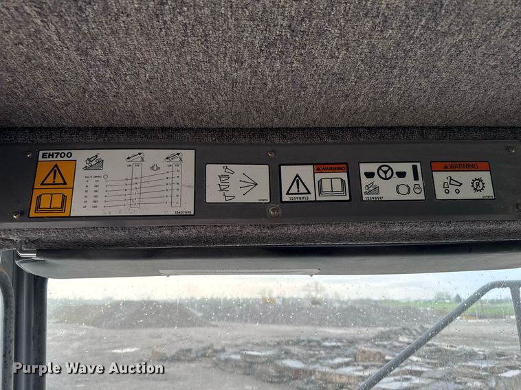 image for item DT0741 2003 Hitachi EH700 haul truck