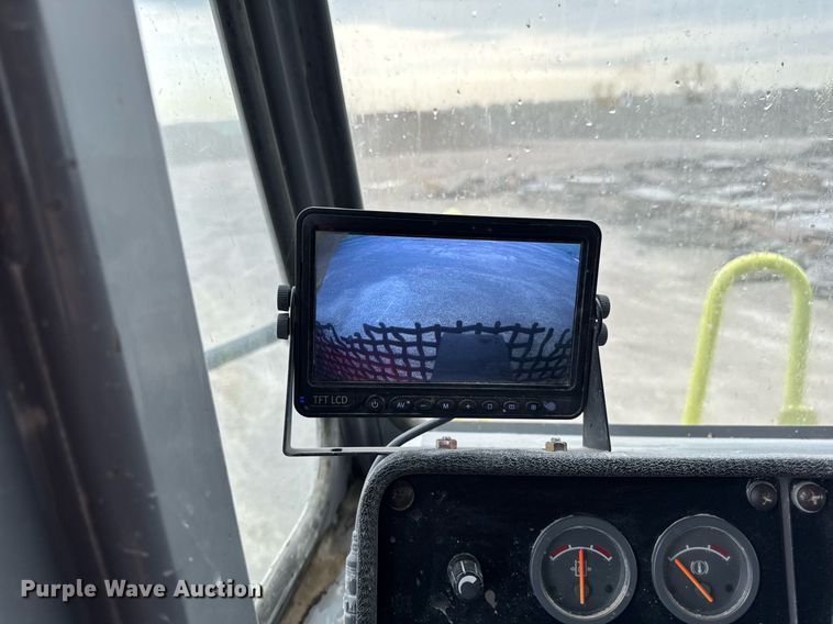 image for item DT0741 2003 Hitachi EH700 haul truck