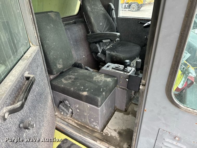 image for item DT0741 2003 Hitachi EH700 haul truck