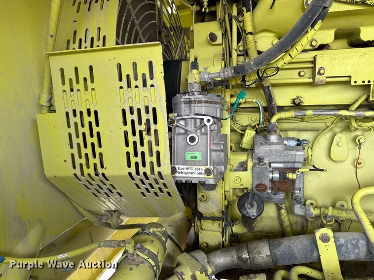 image for item DT0741 2003 Hitachi EH700 haul truck