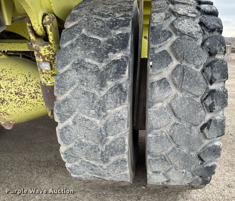 image for item DT0741 2003 Hitachi EH700 haul truck