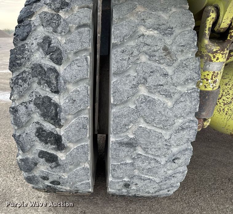 image for item DT0741 2003 Hitachi EH700 haul truck