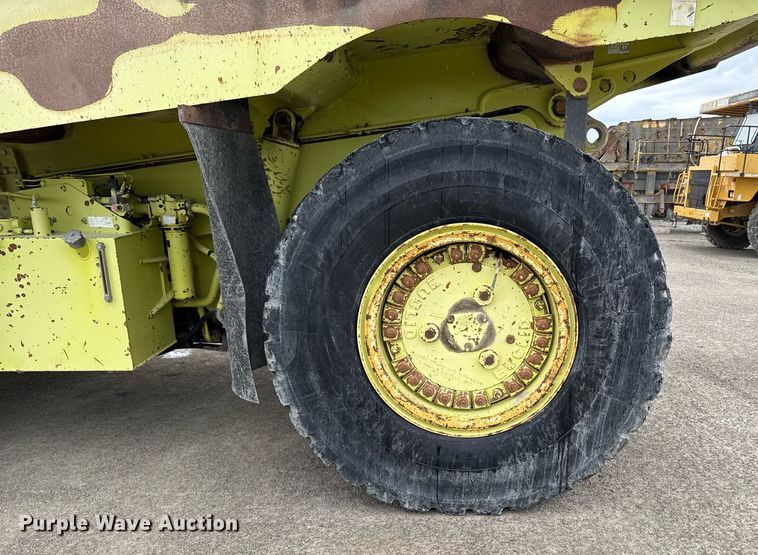 image for item DT0741 2003 Hitachi EH700 haul truck