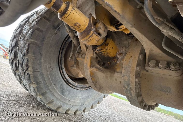 image for item DT0742 2010 Caterpillar 770 haul truck