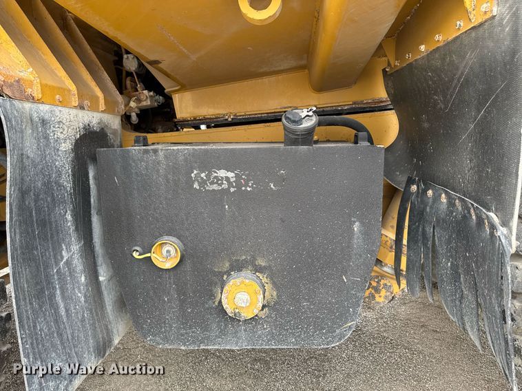 image for item DT0742 2010 Caterpillar 770 haul truck