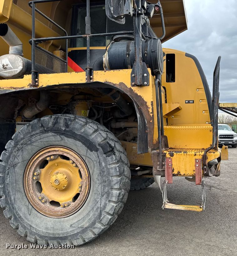 image for item DT0742 2010 Caterpillar 770 haul truck