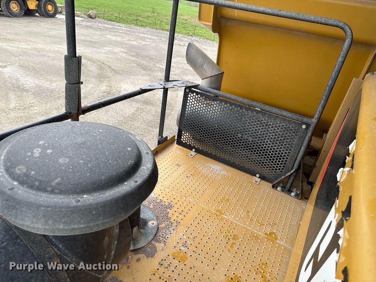 image for item DT0742 2010 Caterpillar 770 haul truck