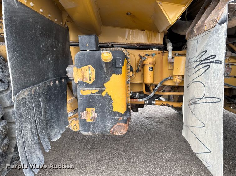 image for item DT0742 2010 Caterpillar 770 haul truck