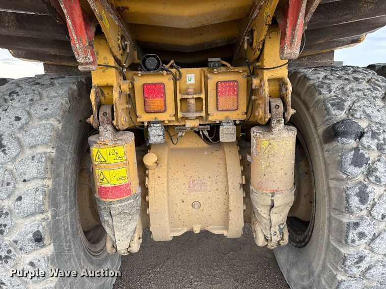 image for item DT0742 2010 Caterpillar 770 haul truck