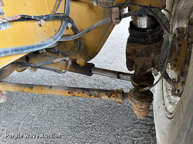 image for item DT0742 2010 Caterpillar 770 haul truck