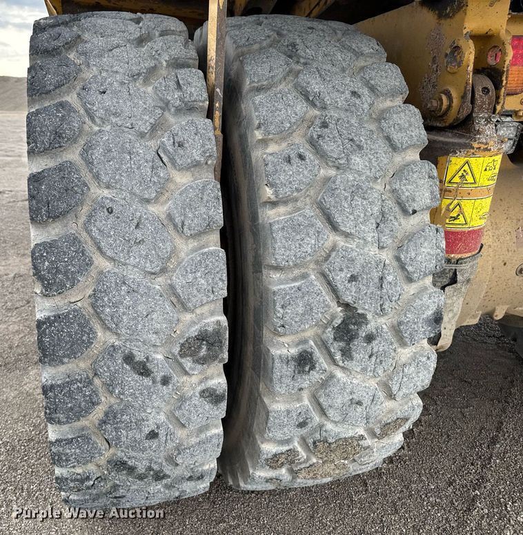 image for item DT0742 2010 Caterpillar 770 haul truck