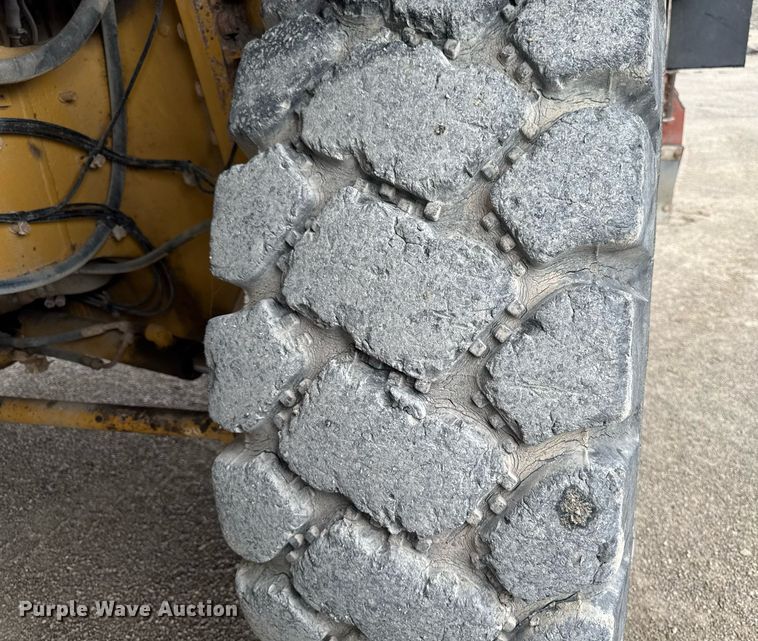 image for item DT0742 2010 Caterpillar 770 haul truck