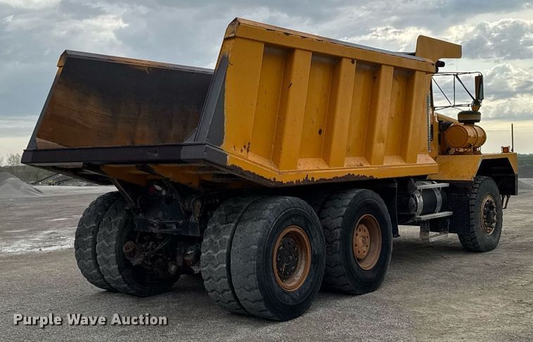 image for item DT0743 1999 Kenworth 540 haul truck