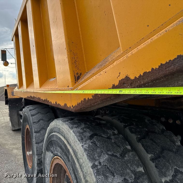 image for item DT0743 1999 Kenworth 540 haul truck