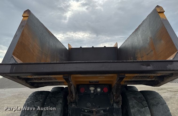 image for item DT0743 1999 Kenworth 540 haul truck