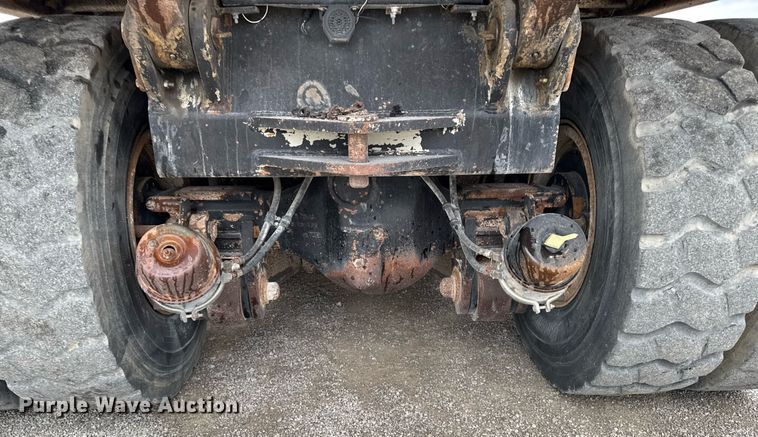 image for item DT0743 1999 Kenworth 540 haul truck