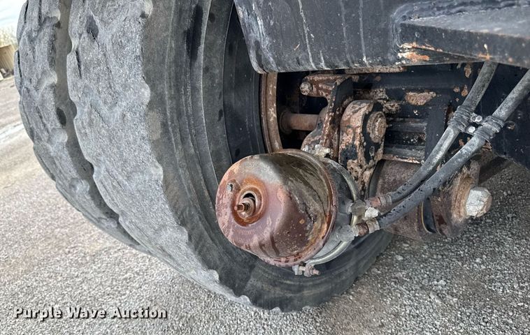 image for item DT0743 1999 Kenworth 540 haul truck