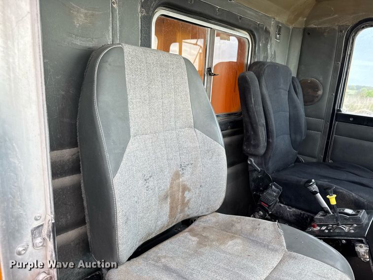 image for item DT0743 1999 Kenworth 540 haul truck