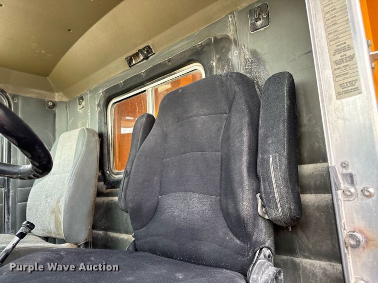 image for item DT0743 1999 Kenworth 540 haul truck