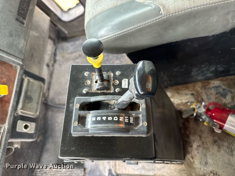 image for item DT0743 1999 Kenworth 540 haul truck