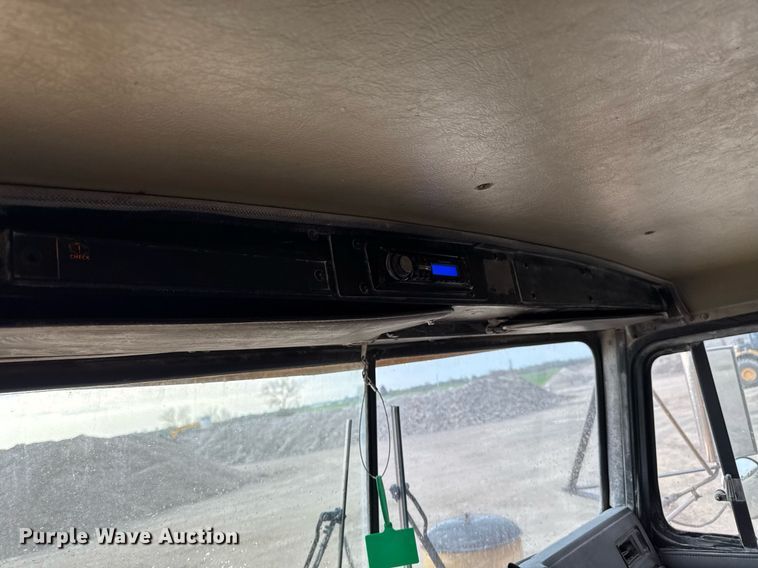 image for item DT0743 1999 Kenworth 540 haul truck