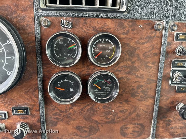 image for item DT0743 1999 Kenworth 540 haul truck