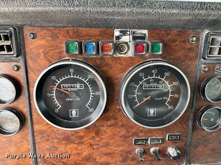 image for item DT0743 1999 Kenworth 540 haul truck