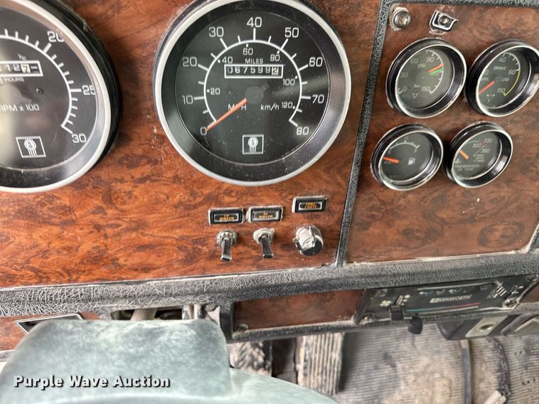 image for item DT0743 1999 Kenworth 540 haul truck