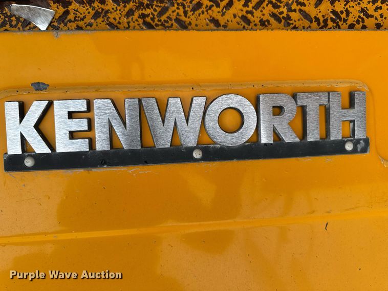 image for item DT0743 1999 Kenworth 540 haul truck