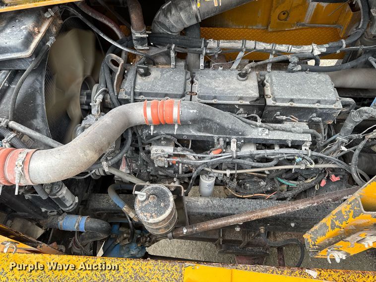 image for item DT0743 1999 Kenworth 540 haul truck