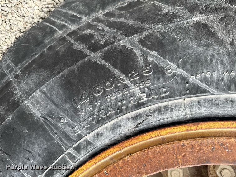 image for item DT0743 1999 Kenworth 540 haul truck