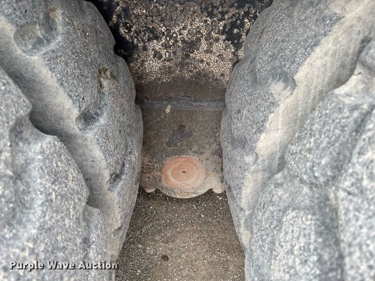 image for item DT0743 1999 Kenworth 540 haul truck