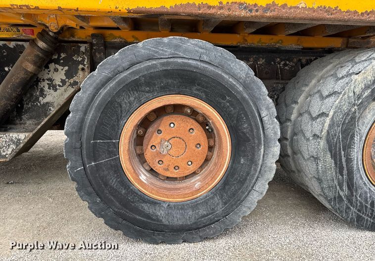 image for item DT0743 1999 Kenworth 540 haul truck