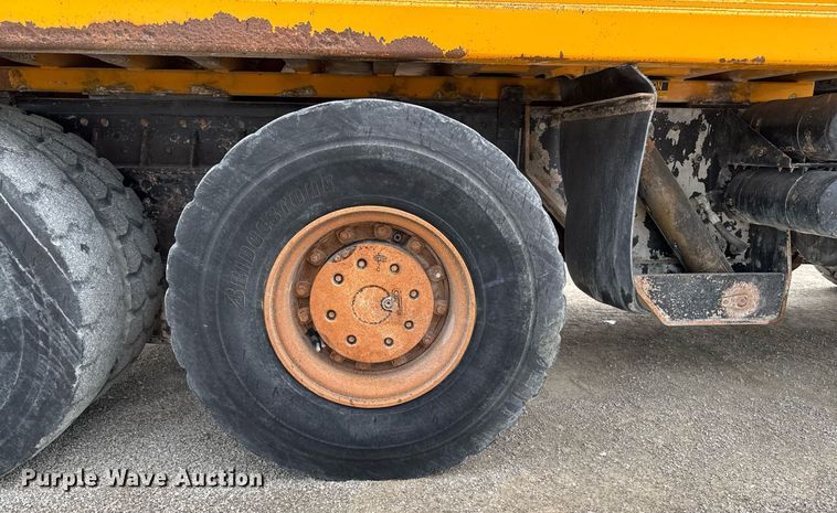 image for item DT0743 1999 Kenworth 540 haul truck