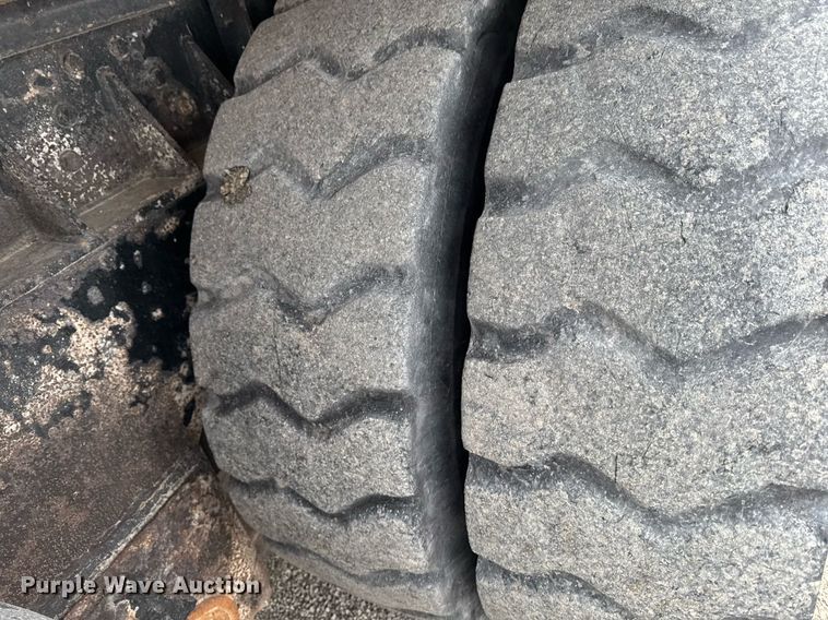 image for item DT0743 1999 Kenworth 540 haul truck