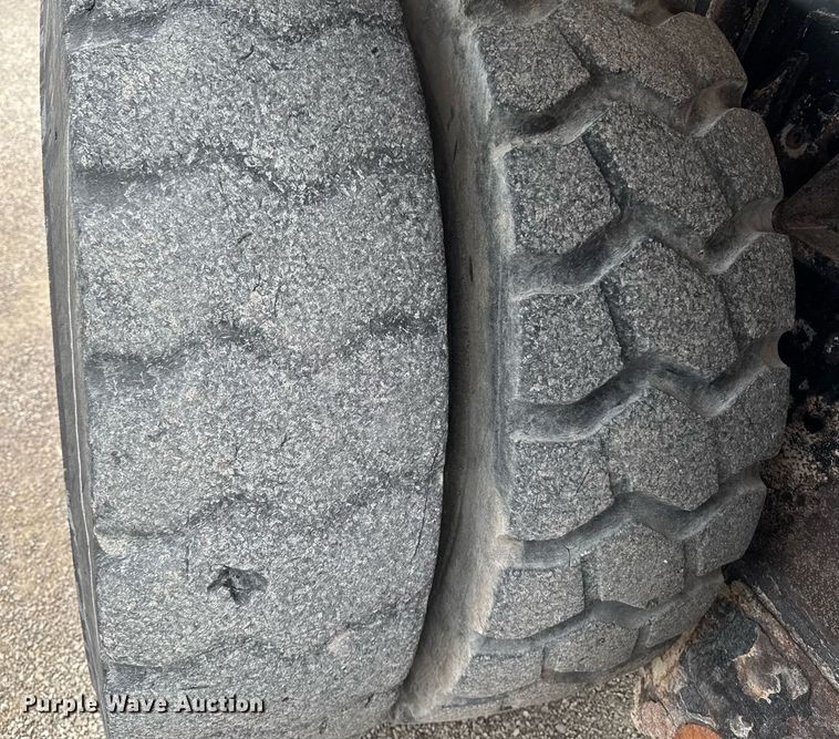 image for item DT0743 1999 Kenworth 540 haul truck