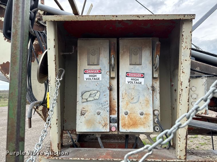 image for item DT0744 Vibrating surge bin